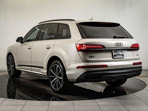 2023 Audi Q7 55 Premium Plus