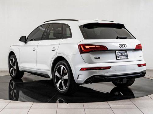 2022 Audi Q5 45 S line Premium Plus