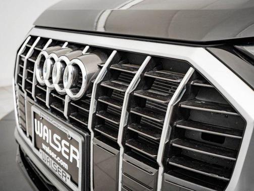 2024 Audi Q3 Premium 45 TFSI S line quattro Tiptronic