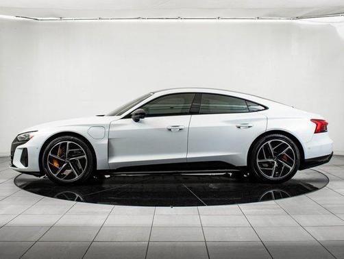 2023 Audi RS e-tron GT quattro