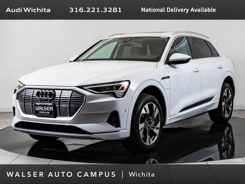 2022 Audi e-tron Premium Plus