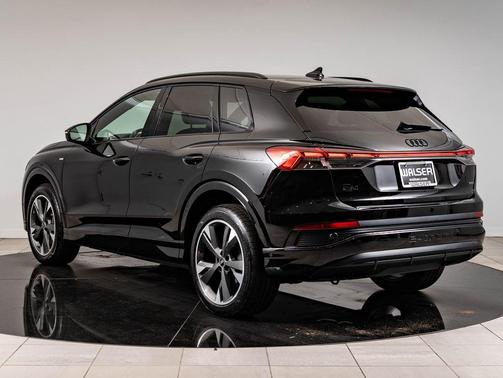 Mythos Black Metallic 2023 Audi Q4 e-tron Premium Plus 50 quattro