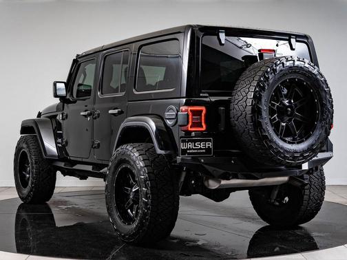 Black Clearcoat 2021 Jeep Wrangler Unlimited Sahara
