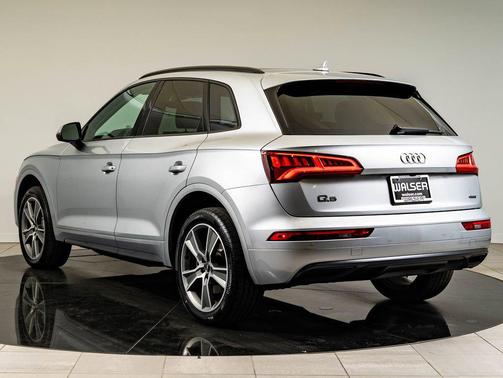 Florett Silver Metallic 2019 Audi Q5 2.0T Premium Plus