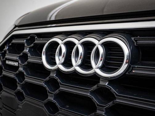 2023 Audi Q5 45 S line Premium