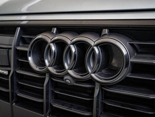 2024 Audi Q7 55 Premium Plus