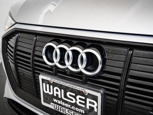 2022 Audi e-tron Premium