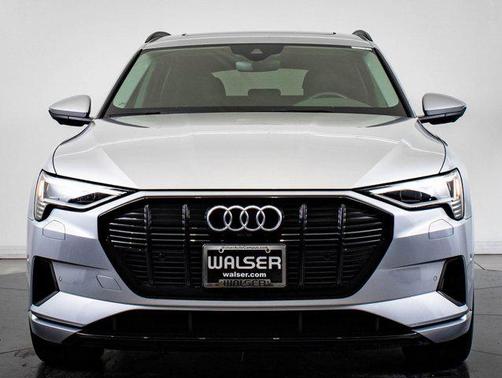 2022 Audi e-tron Premium