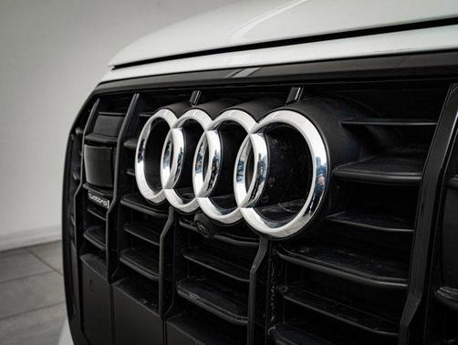 2023 Audi Q7 55 Premium Plus