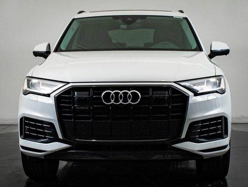 Glacier White 2023 Audi Q7 55 Premium Plus