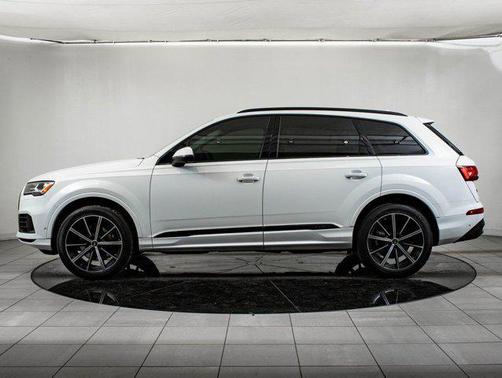 Glacier White 2023 Audi Q7 55 Premium Plus