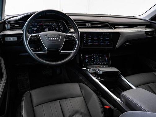 2021 Audi e-tron Premium
