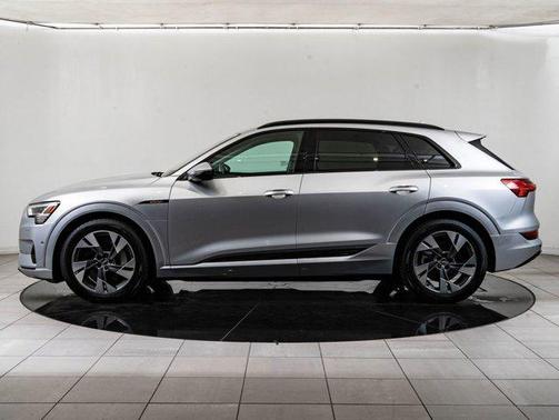2021 Audi e-tron Premium