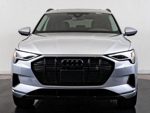2022 Audi e-tron Premium