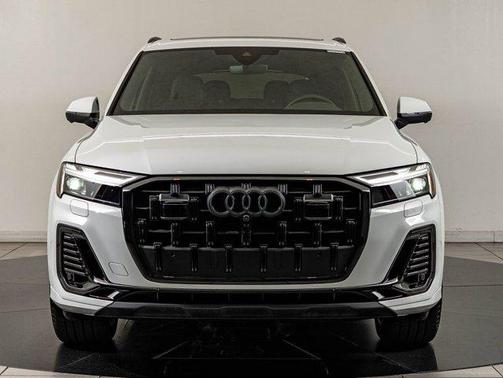 Glacier White 2025 Audi Q7 55 Premium Plus