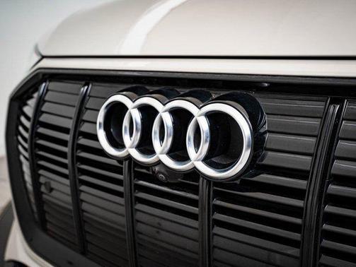 Siam Beige Metallic 2022 Audi e-tron Premium Plus