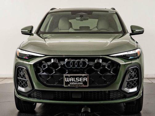 District Green Metallic 2026 Audi Q5 Premium Plus TFSI quattro S tronic