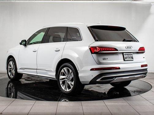 2022 Audi Q7 55 Premium Plus