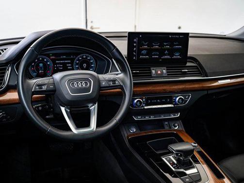 2022 Audi Q5 45 S line Premium Plus
