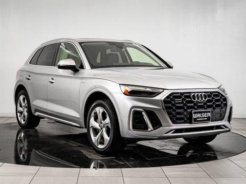 2022 Audi Q5 45 S line Premium Plus