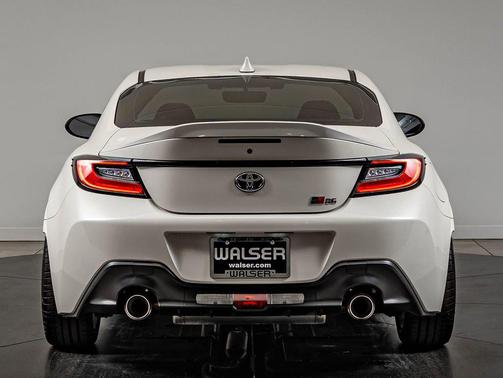 Halo 2024 Toyota GR86 Premium