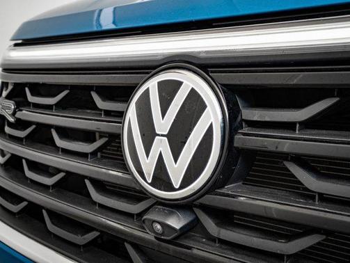 2024 Volkswagen Atlas Cross Sport 2.0T SEL Premium