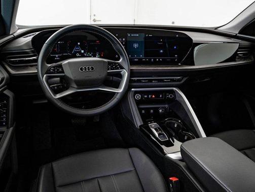 2025 Audi Q5 Premium TFSI quattro S tronic