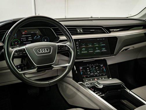 2021 Audi e-tron Premium