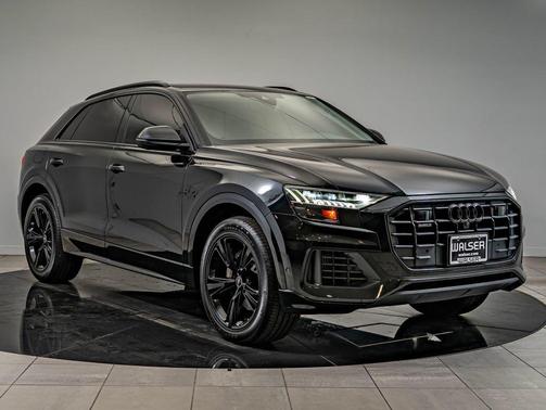 Mythos Black Metallic 2023 Audi Q8 55 Premium Plus