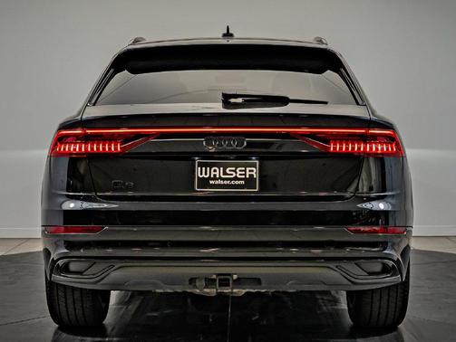 Mythos Black Metallic 2023 Audi Q8 55 Premium Plus