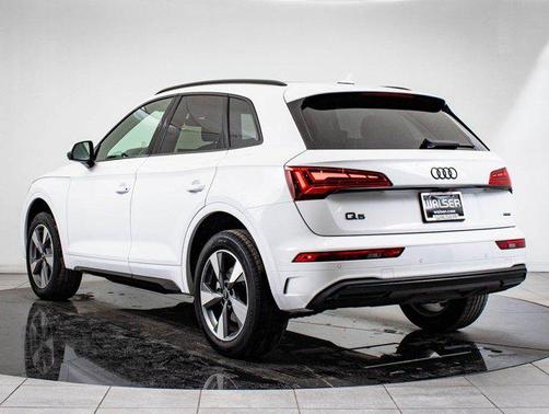 Arkona White 2025 Audi Q5 40 Premium