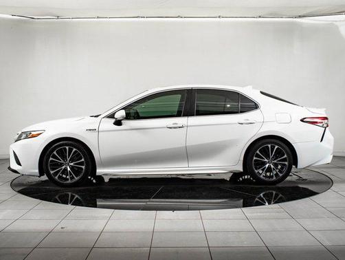 2018 Toyota Camry Hybrid SE