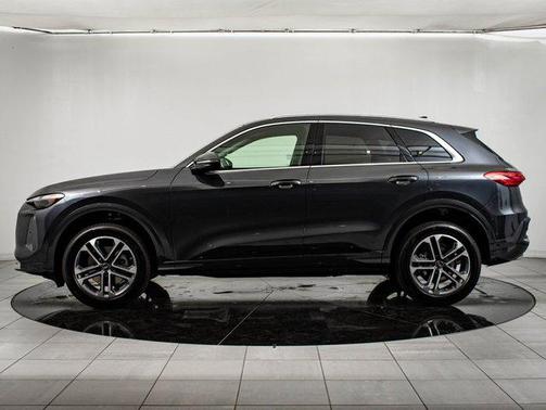 2025 Audi Q5 Premium TFSI quattro S tronic