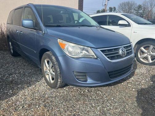 2011 Volkswagen Routan SE