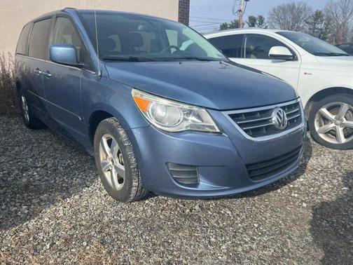 2011 Volkswagen Routan SE