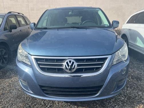 2011 Volkswagen Routan SE