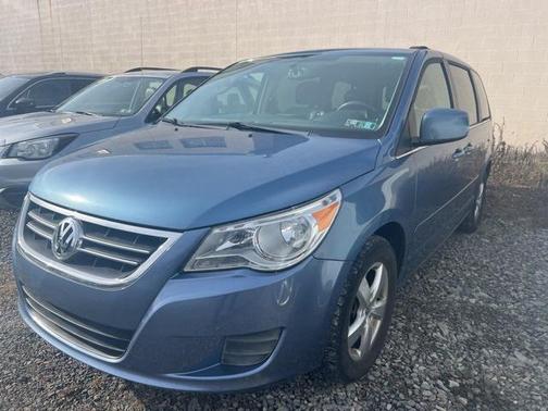 2011 Volkswagen Routan SE