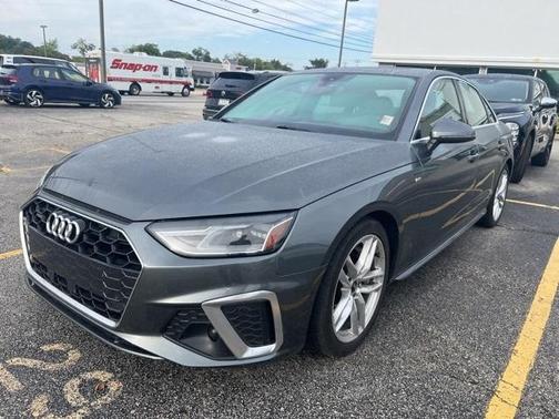 2022 Audi A4 45 S line quattro Premium