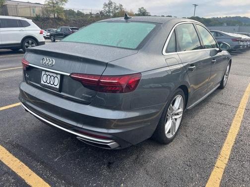 2022 Audi A4 45 S line quattro Premium
