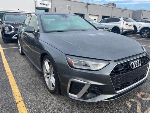 2022 Audi A4 45 S line quattro Premium
