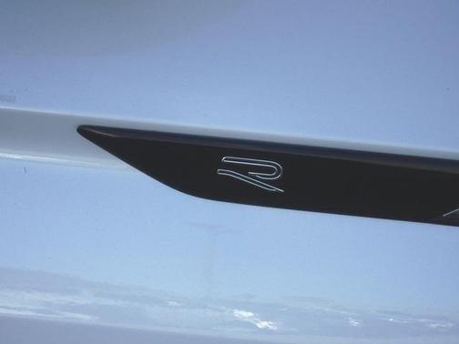 2022 Volkswagen Tiguan 2.0T SEL R-Line