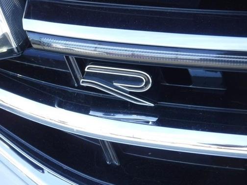 2022 Volkswagen Tiguan 2.0T SEL R-Line