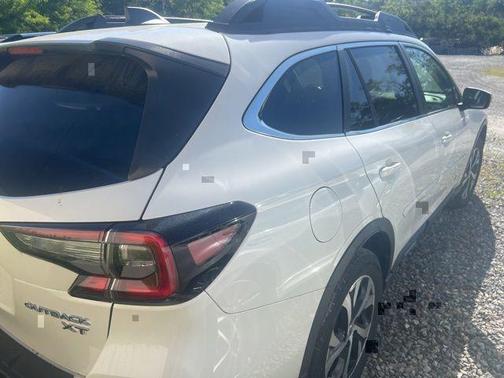 Crystal White Pearl 2021 Subaru Outback Limited XT