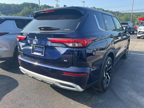 2022 Mitsubishi Outlander SE