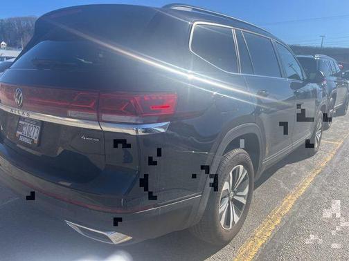 Deep Black Pearl Effect 2025 Volkswagen Atlas 2.0T SE