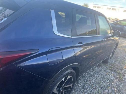2022 Mitsubishi Outlander SE