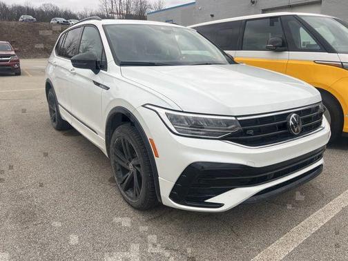 2024 Volkswagen Tiguan 2.0T SE R-Line Black