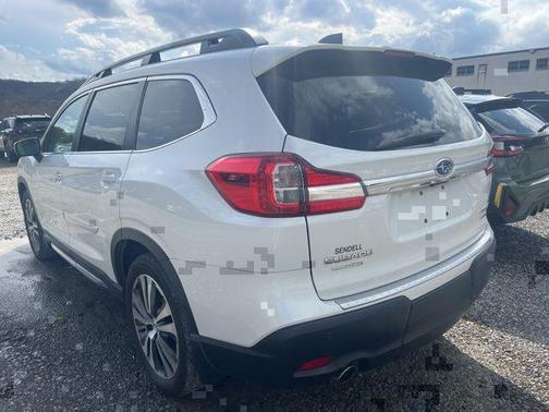 Crystal White Pearl 2022 Subaru Ascent Limited 7-Passenger