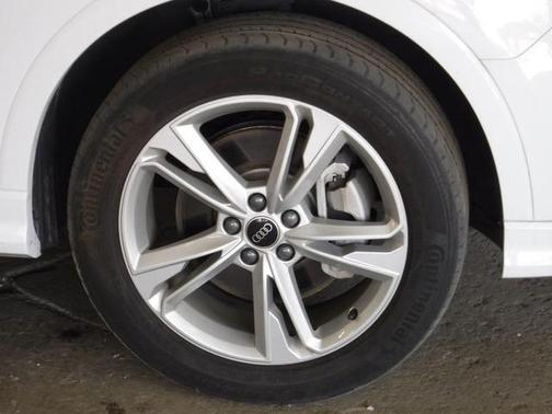 2022 Audi Q3 45 S line Premium