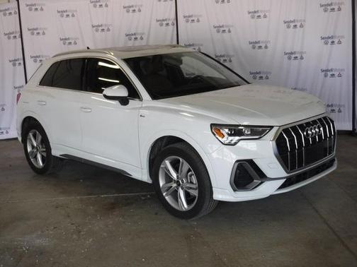 2022 Audi Q3 45 S line Premium